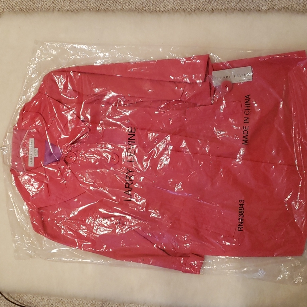 NWT - Larry Levine, trench coat, size small